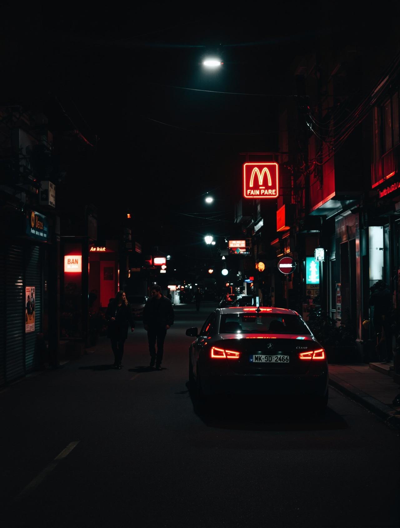 某男星深夜私会现场 - 吃瓜51网